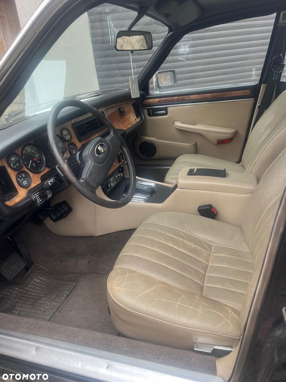 Jaguar XJ XJ12 6.0i - 16
