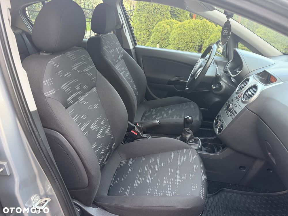 Opel Corsa 1.4 16V Satellite - 7