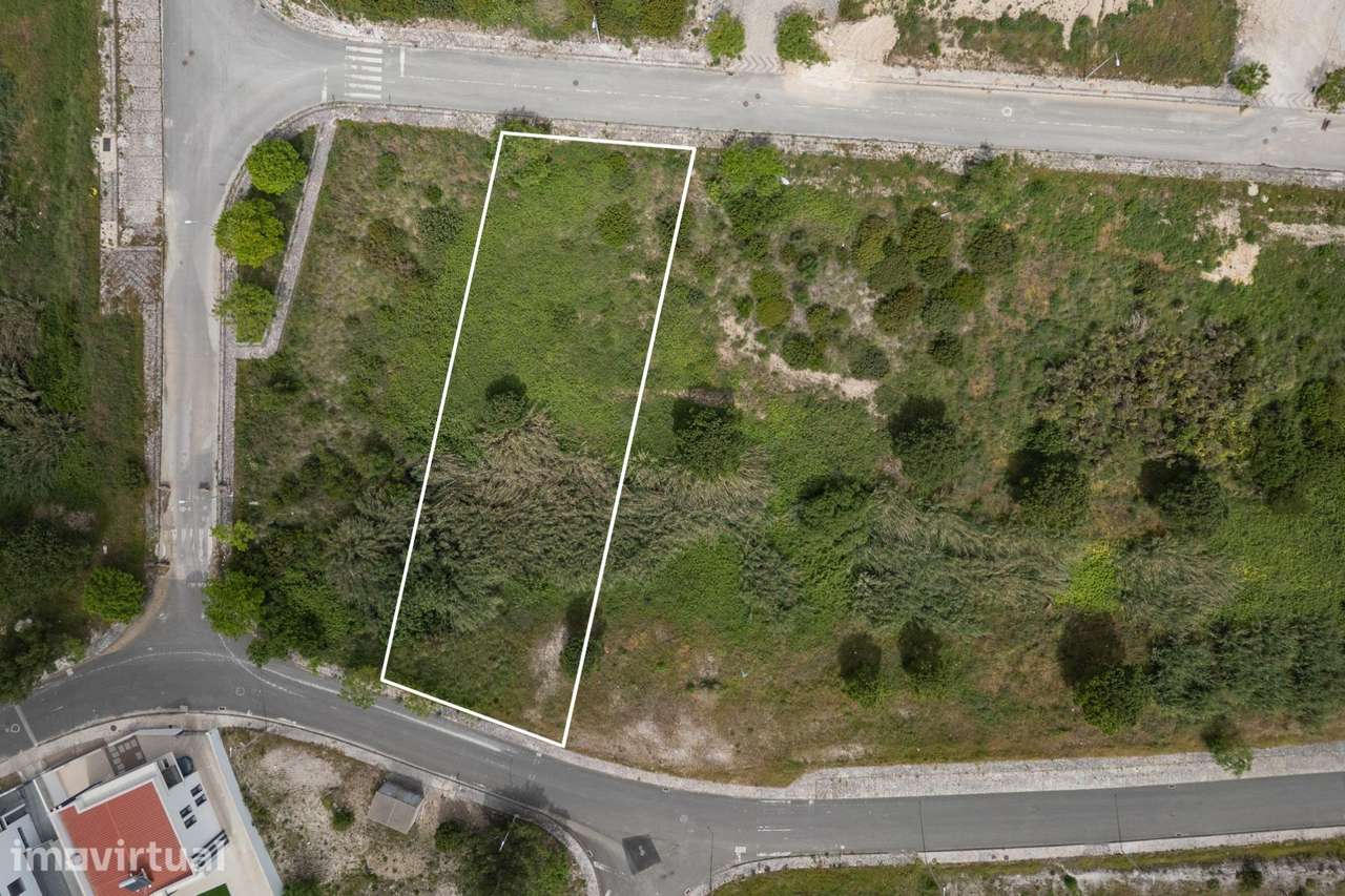 Lote de 730 m2 com Alvará para Prédio de 9 Frações em Alenquer - Grande imagem: 3/13