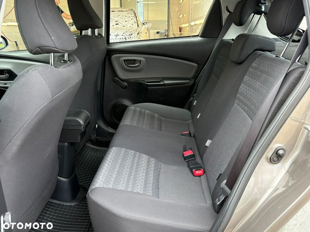 Toyota Yaris 1.33 Premium EU6 - 13