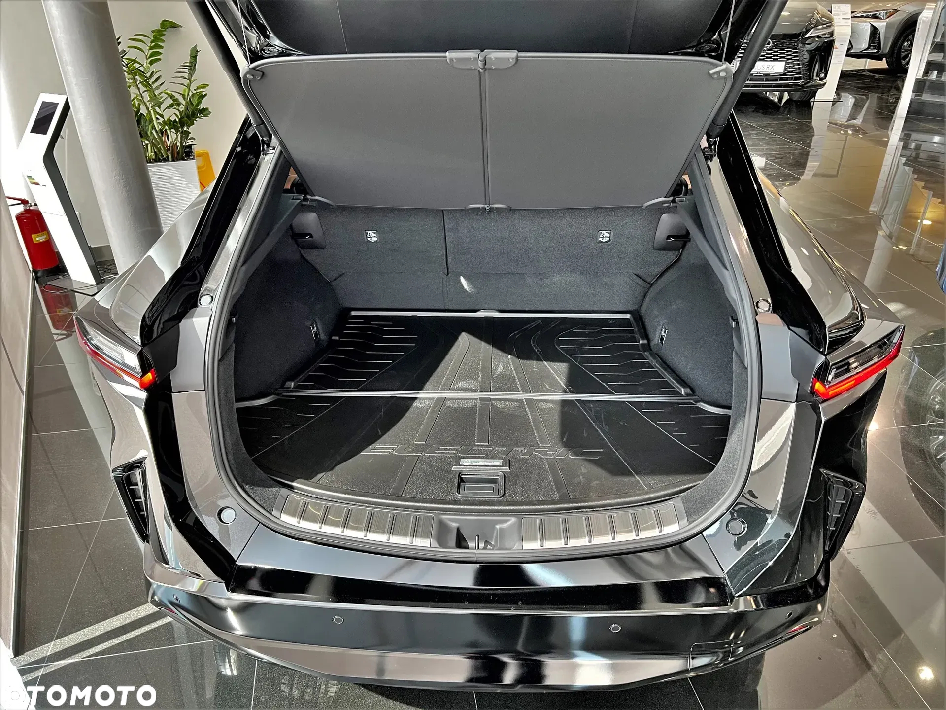 Lexus RZ 450e Omotenashi DIRECT4 - 7