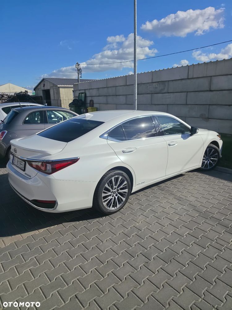 Lexus ES - 16