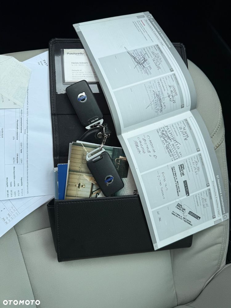 Volvo V40 D3 Geartronic Momentum - 32