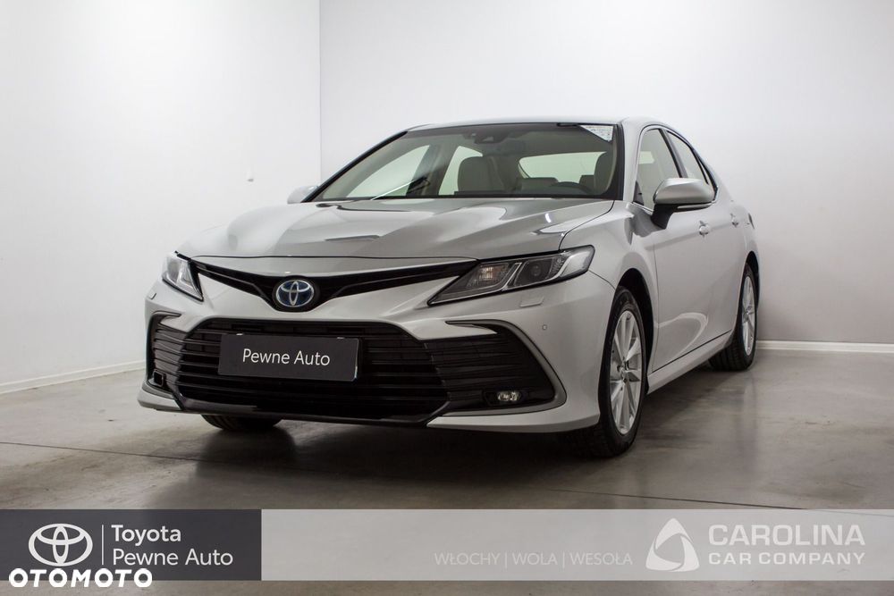 Toyota Camry - 1