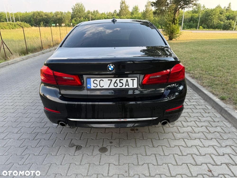 BMW Seria 5 530d xDrive Sport-Aut Luxury Line - 2