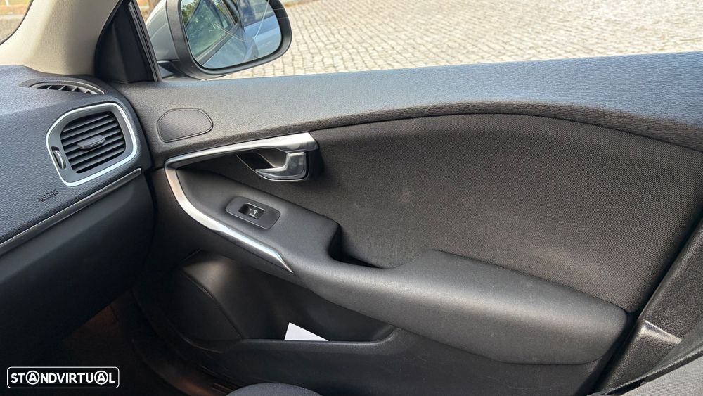 Volvo V40 - 16
