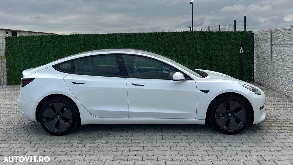 Tesla Model 3 Standard Reichweite Plus Hinterradantrieb - 10