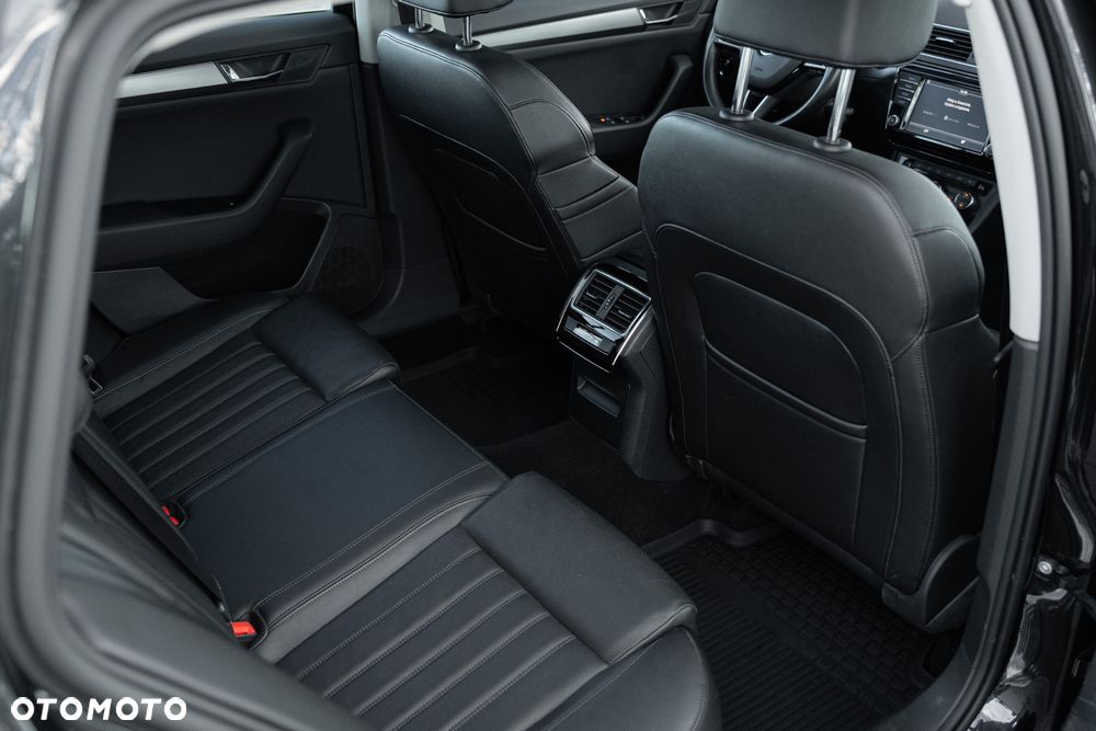 Skoda Superb 2.0 TDI Sportline - 30