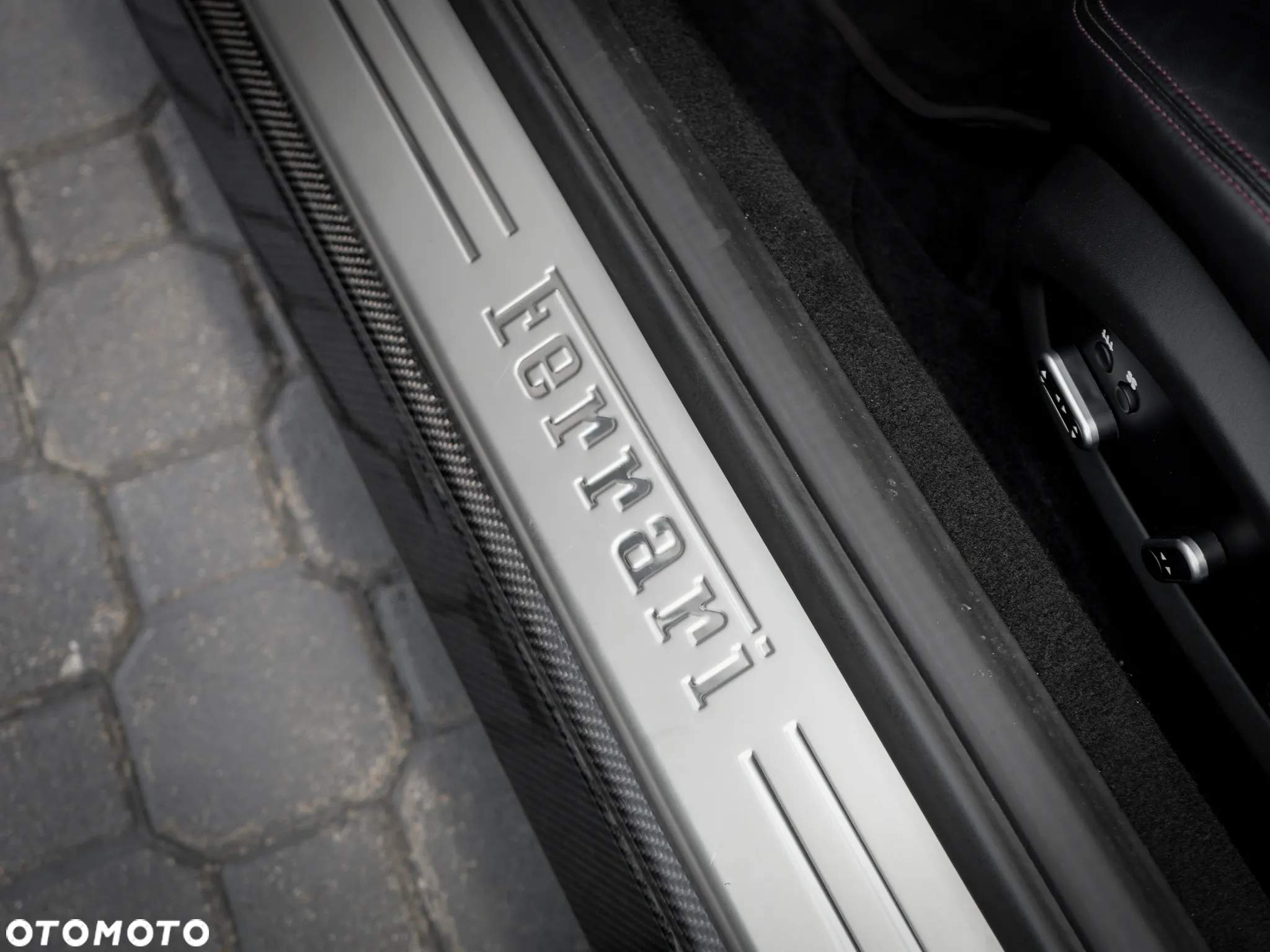Ferrari GTC4Lusso - 10