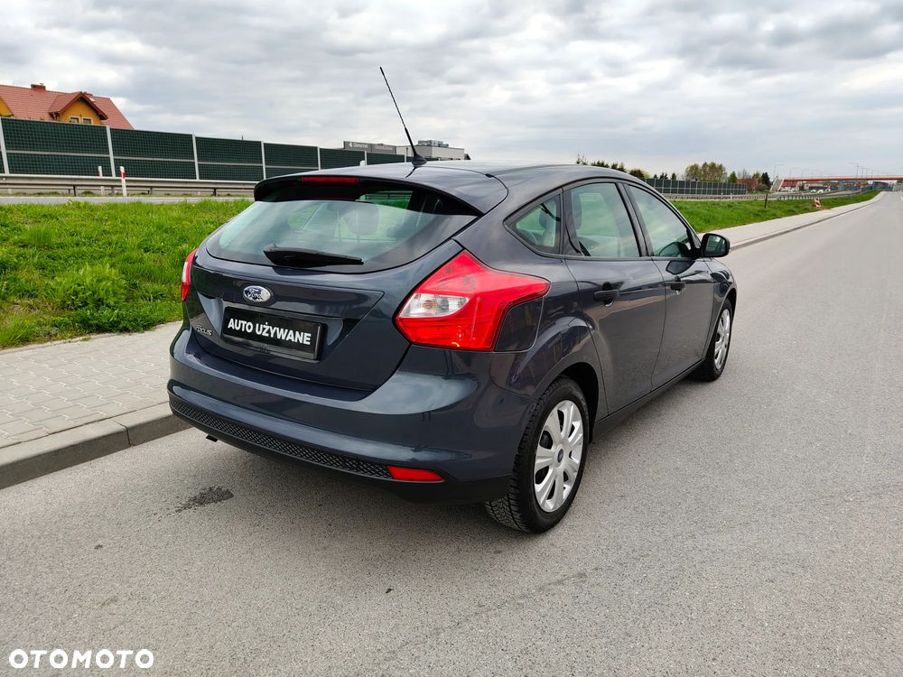 Ford Focus 1.6 Ambiente - 30