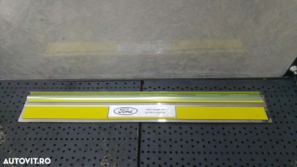 Banda cromata pentru praguri ford c max 3m5ja13200aa - 2