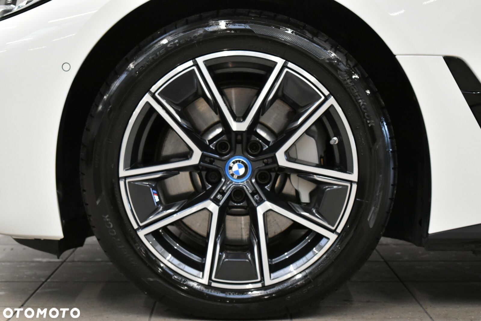 BMW i4 - 6