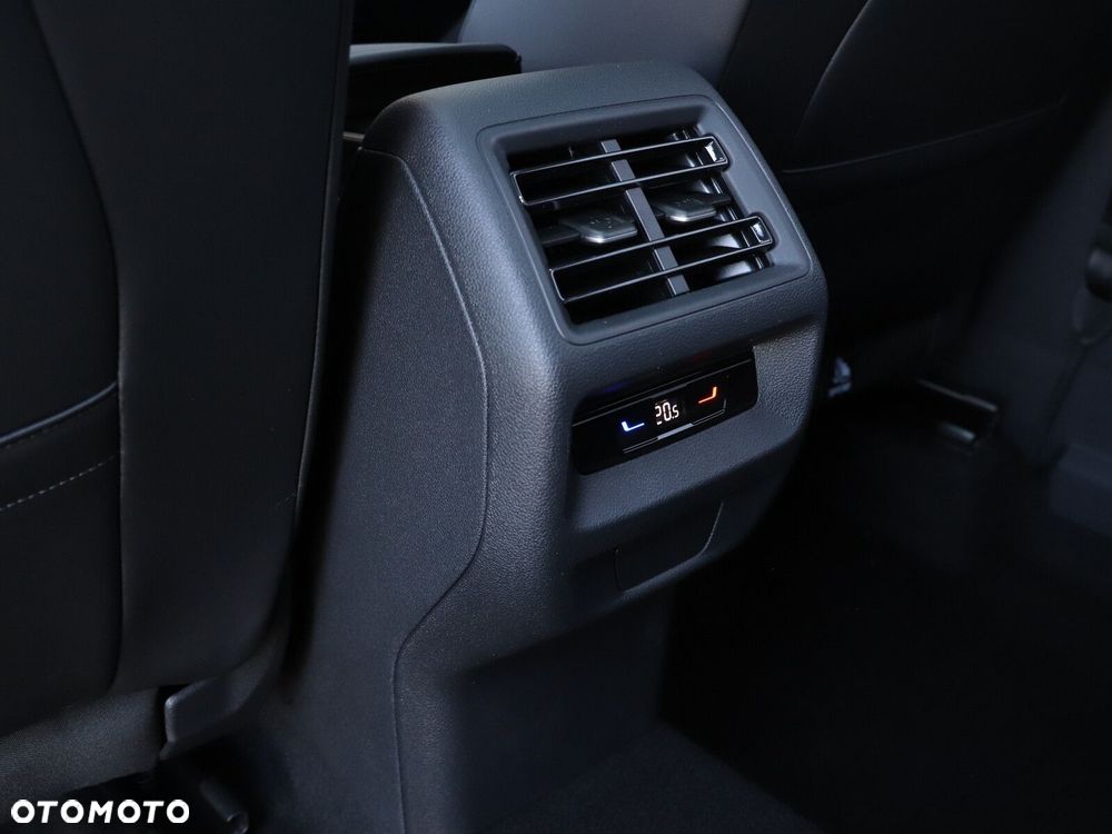 Volkswagen Tiguan - 12