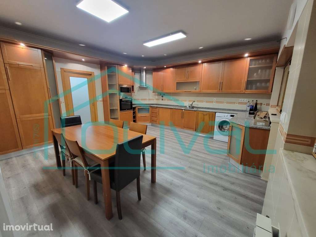 Esplêndida moradia independente no Alto da Eira - Grande imagem: 2/24