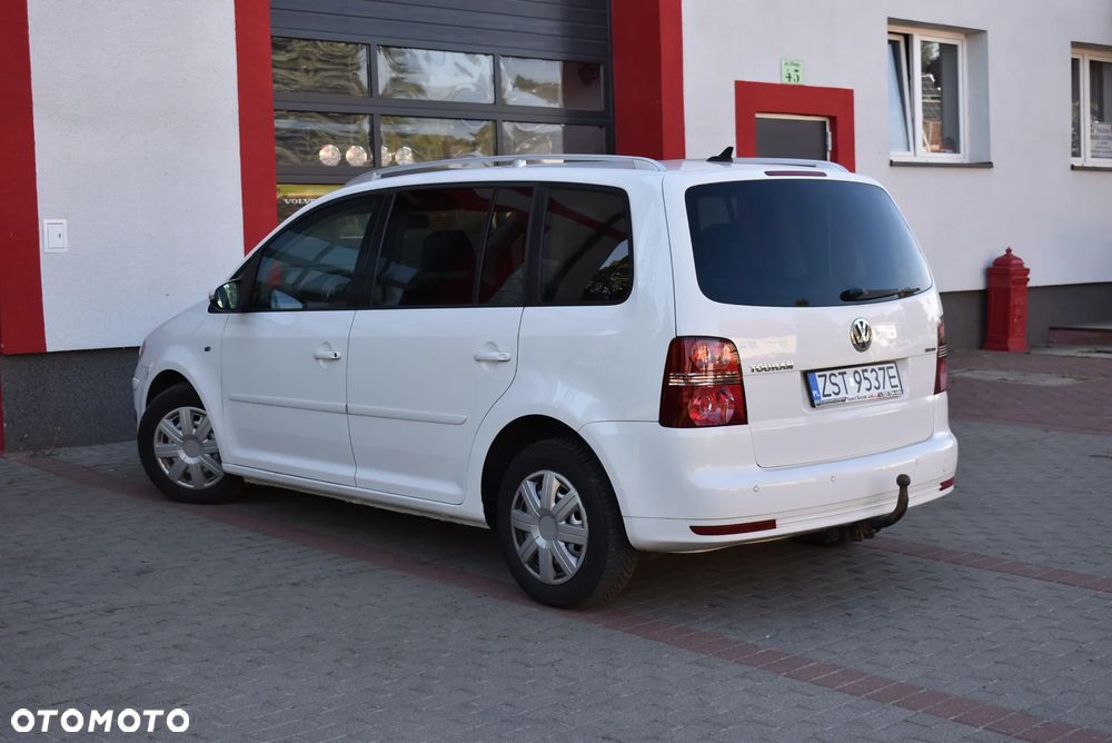 Volkswagen Touran - 32