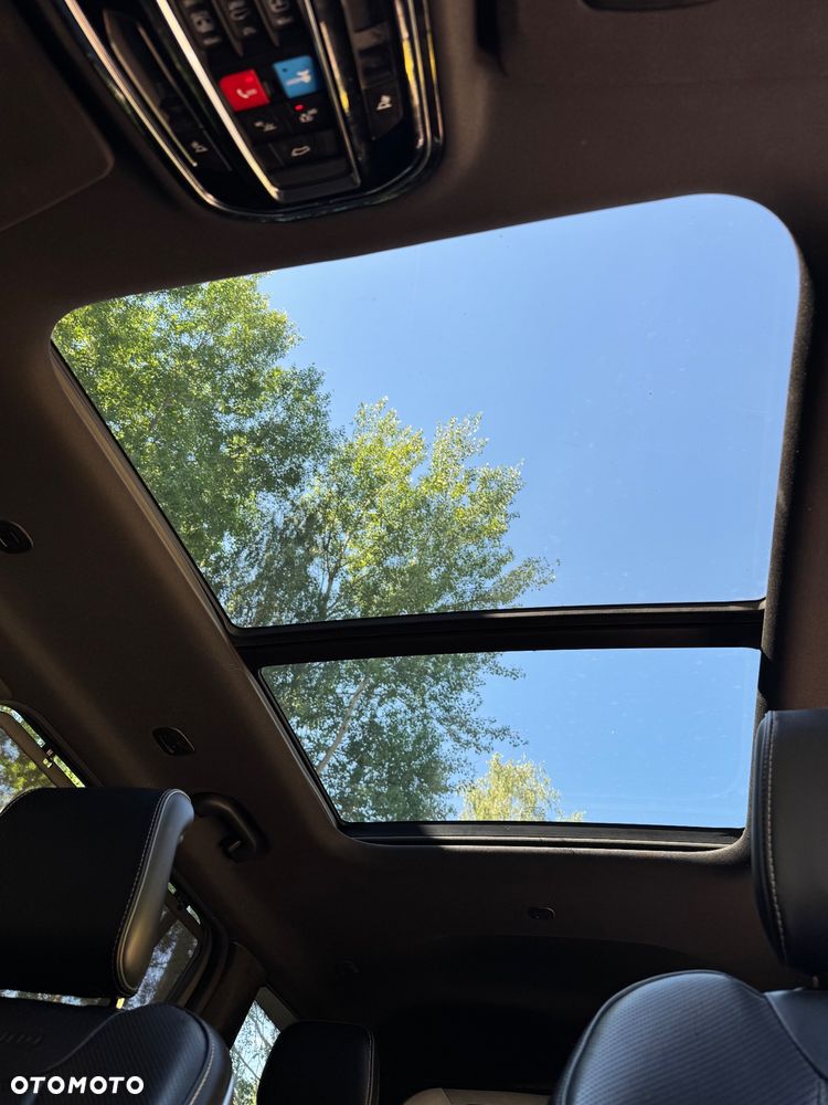 Jeep Grand Cherokee - 37
