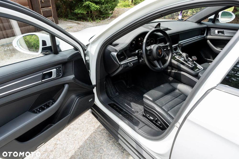 Porsche Panamera 4 Platinum Edition - 23