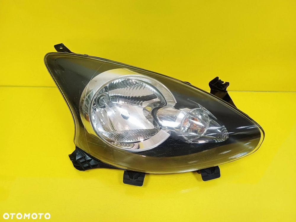 REFLEKTOR LAMPA PRAWY PRZÓD TOYOTA AYGO I 81110-0H010 NR89 - 1
