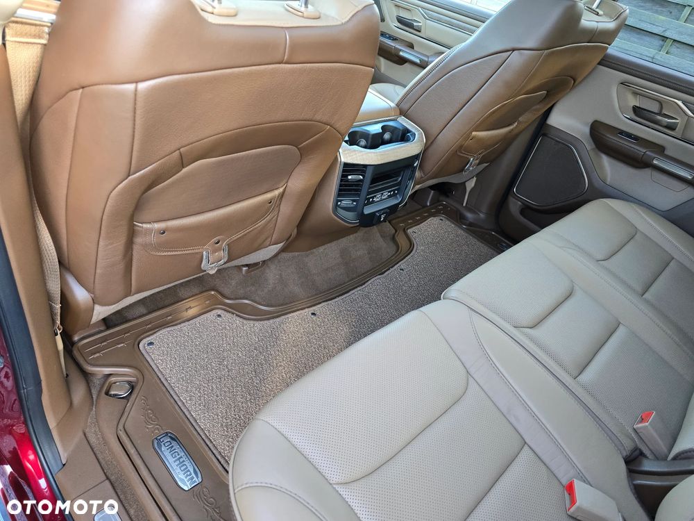 RAM 1500 Crew Cab Shortbed Longhorn - 24
