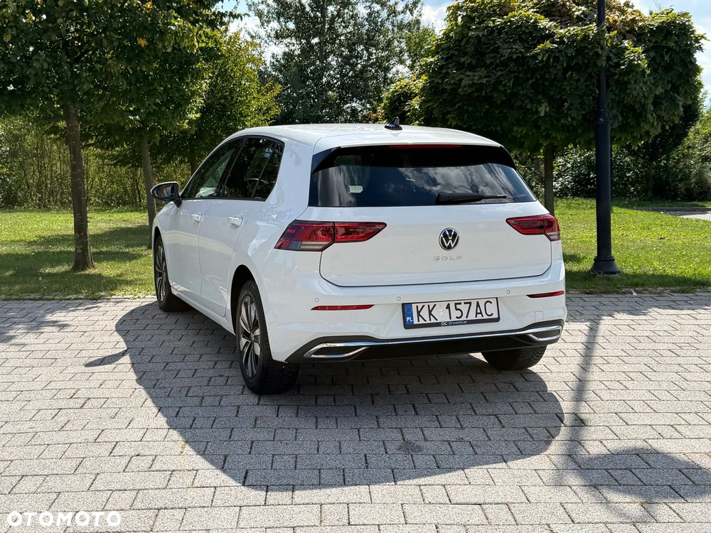 Volkswagen Golf - 10