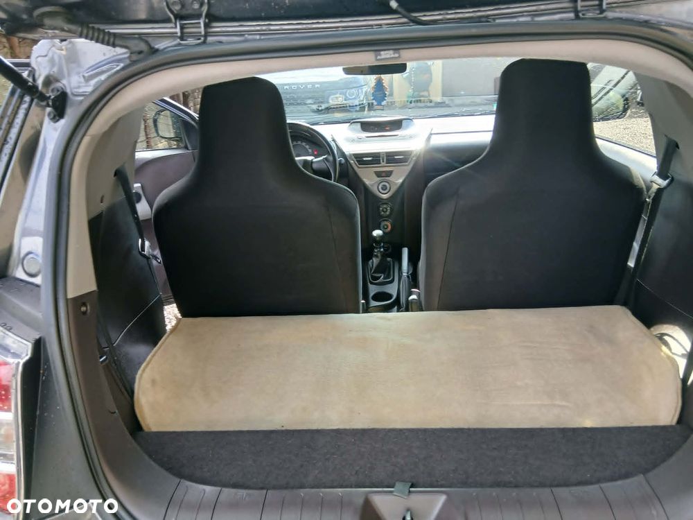 Toyota iQ 1.0 Sol - 9