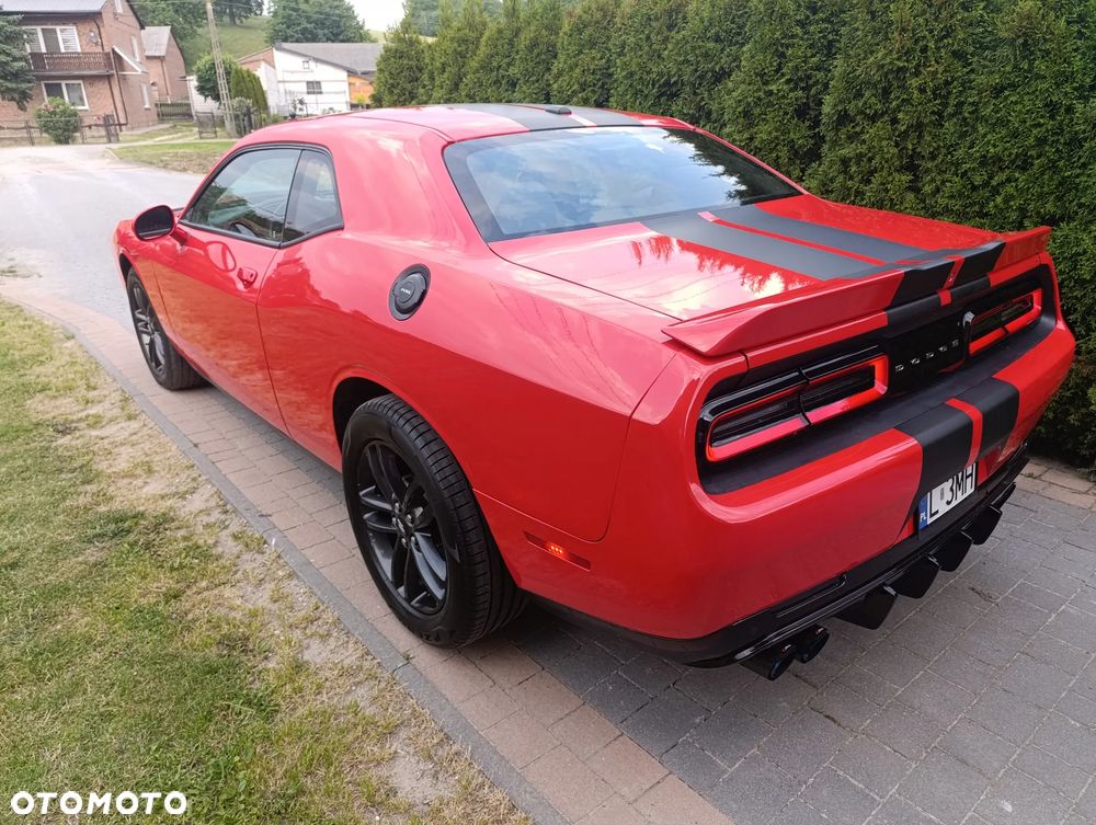 Dodge Challenger - 6