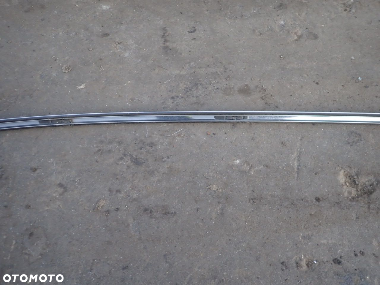 LISTWA DACHOWA PRAWA INFINITI M37X - 7