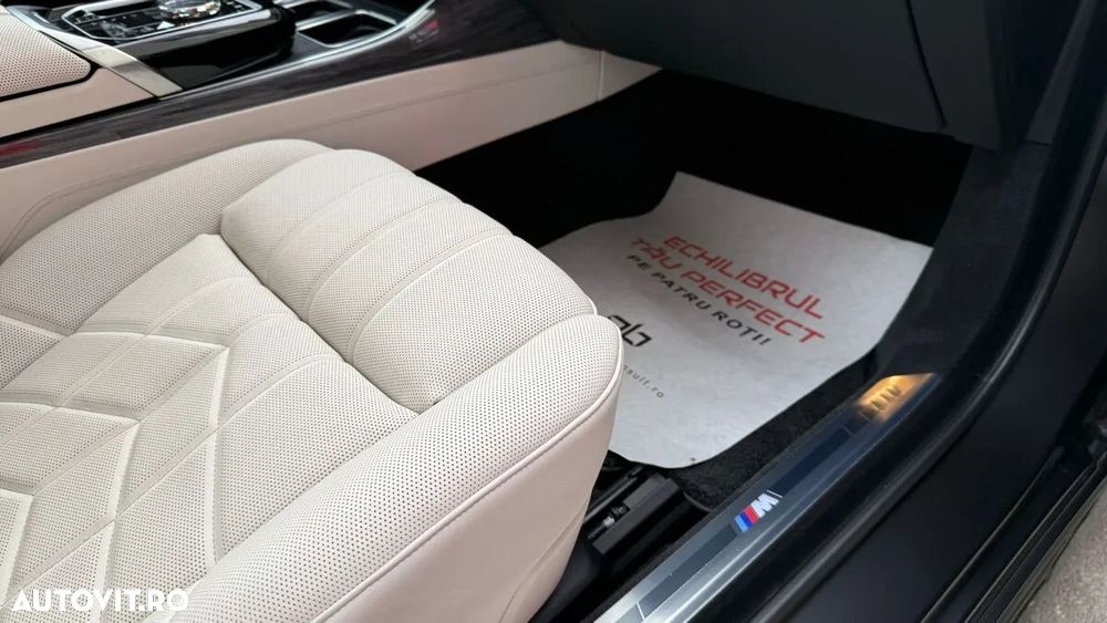 BMW M7 M760e xDrive AT PHEV - 33