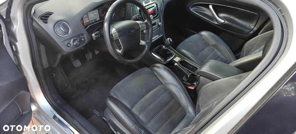 Ford Mondeo 2.5 Titanium S - 11