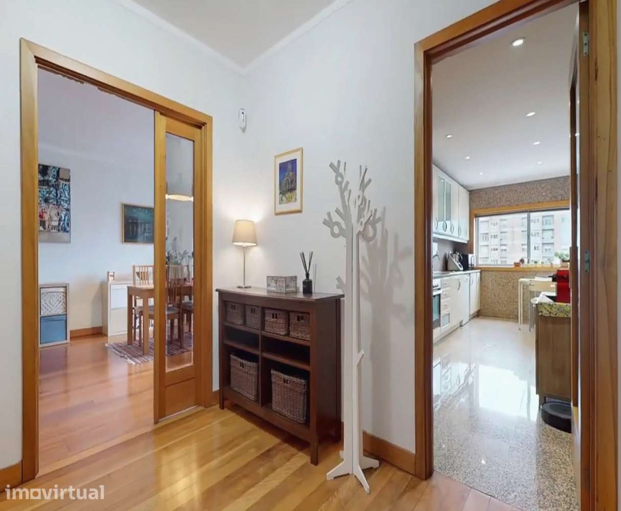 Apartamento T1 com Varanda e Garagem na Maia