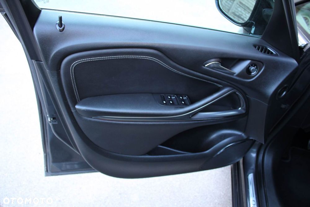 Opel Zafira 1.4 Turbo Business Edition - 21