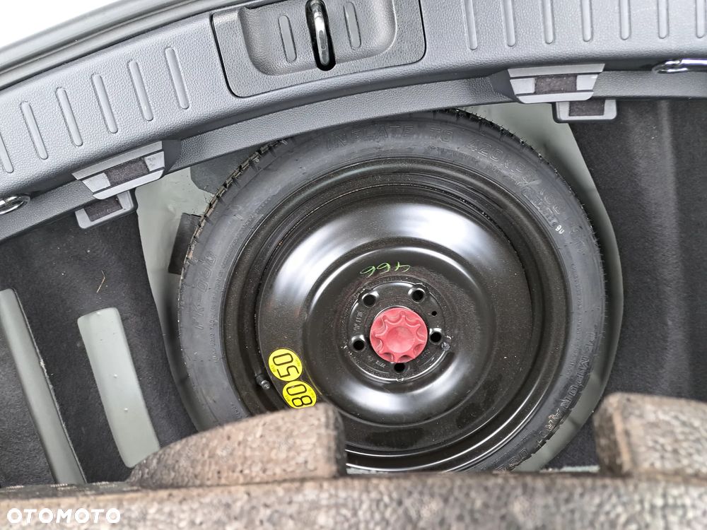 Toyota Corolla 1.8 Hybrid Comfort - 17