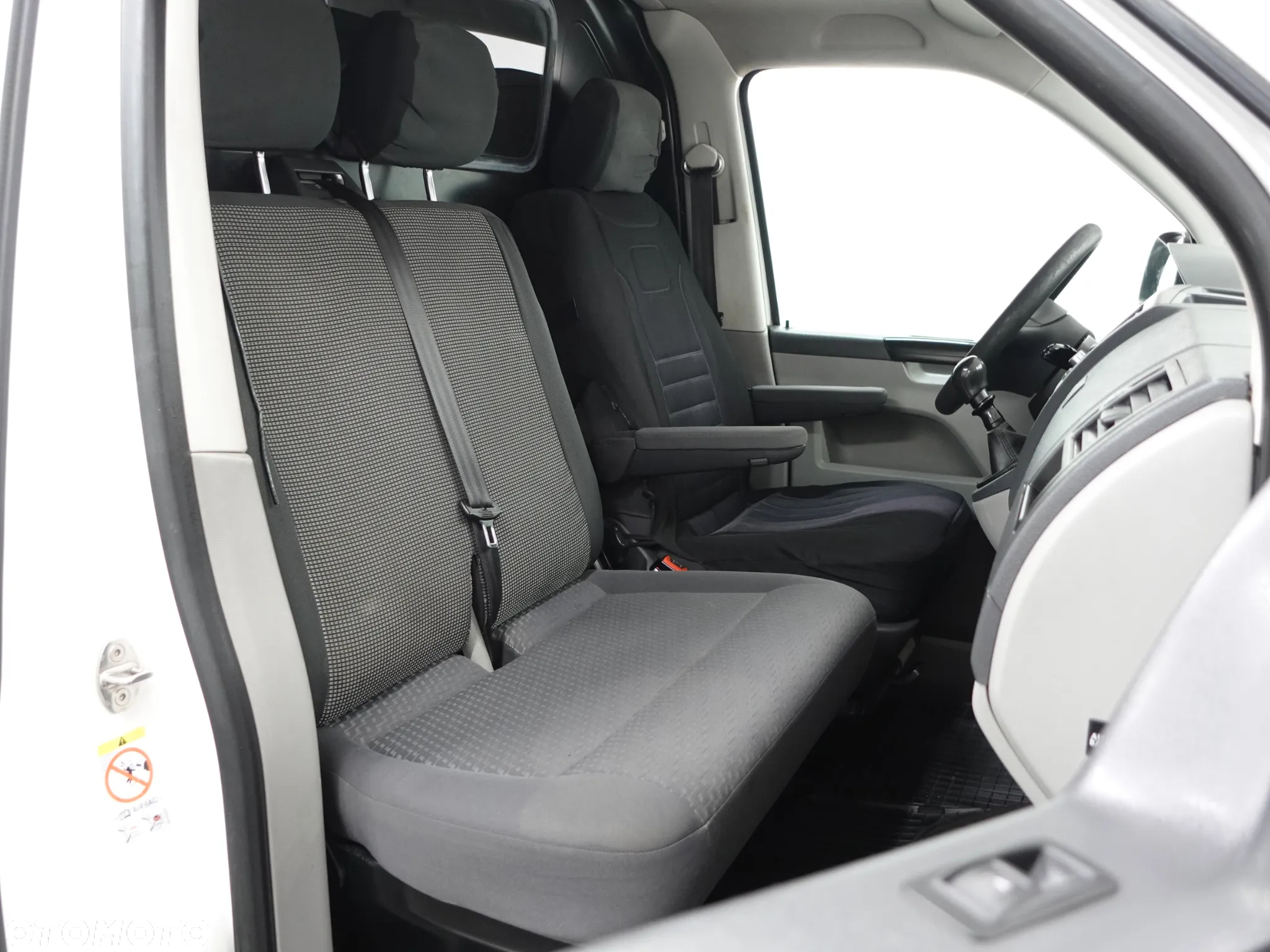 Volkswagen Transporter - Long - 28