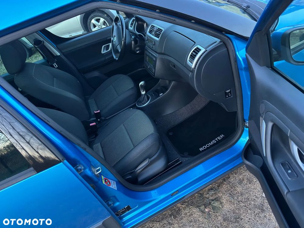 Skoda Roomster 1.6 16V Scout PLUS EDITION - 9