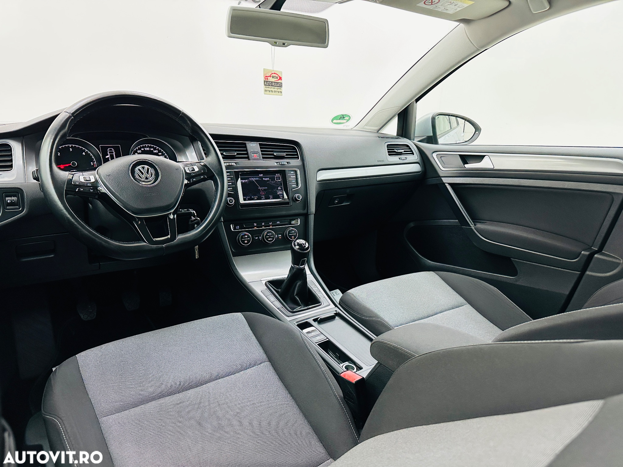 Volkswagen Golf 1.6 TDI BlueMotion Technology Comfortline - 20