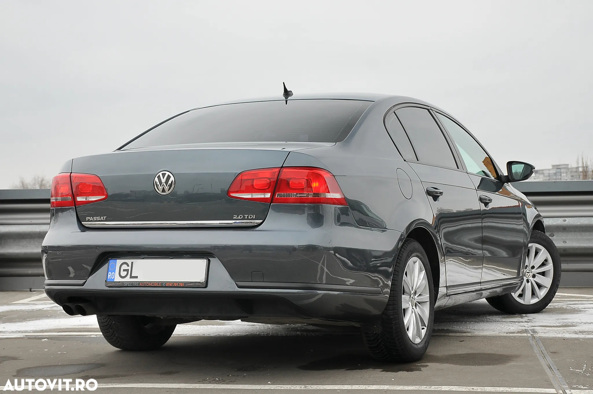 Volkswagen Passat 2.0 Blue TDI SCR Comfortline - 8