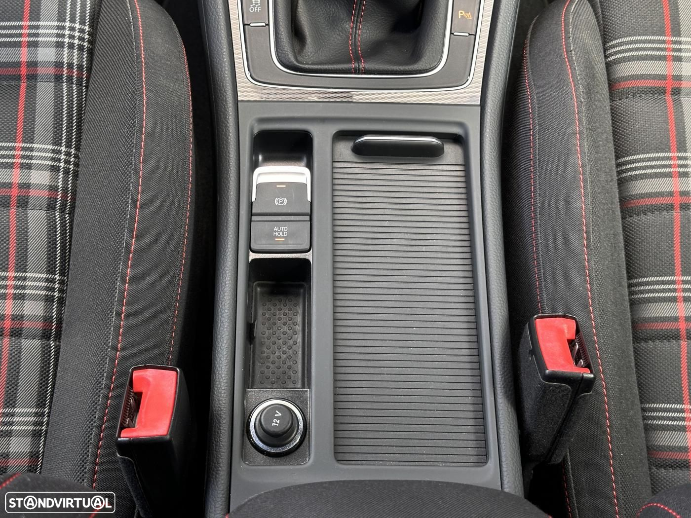VW Golf 2.0 TSi GTi - 36