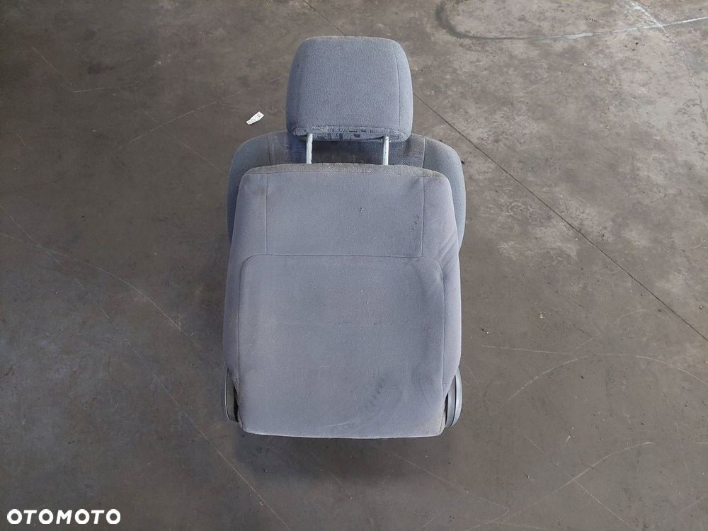 FOTEL DRUGI RZĄD TOYOTA PREVIA II - 4
