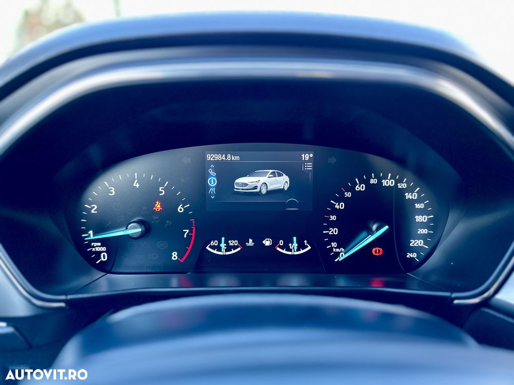 Ford Focus 1.0 EcoBoost Titanium X - 11
