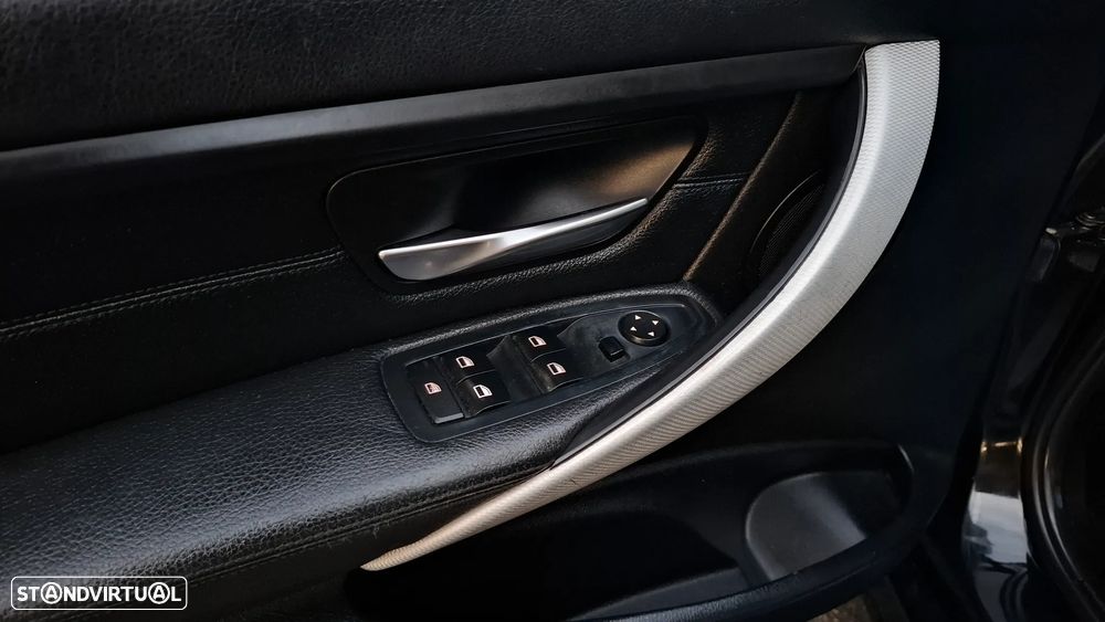 BMW 320 d Touring Auto Pack M - 25