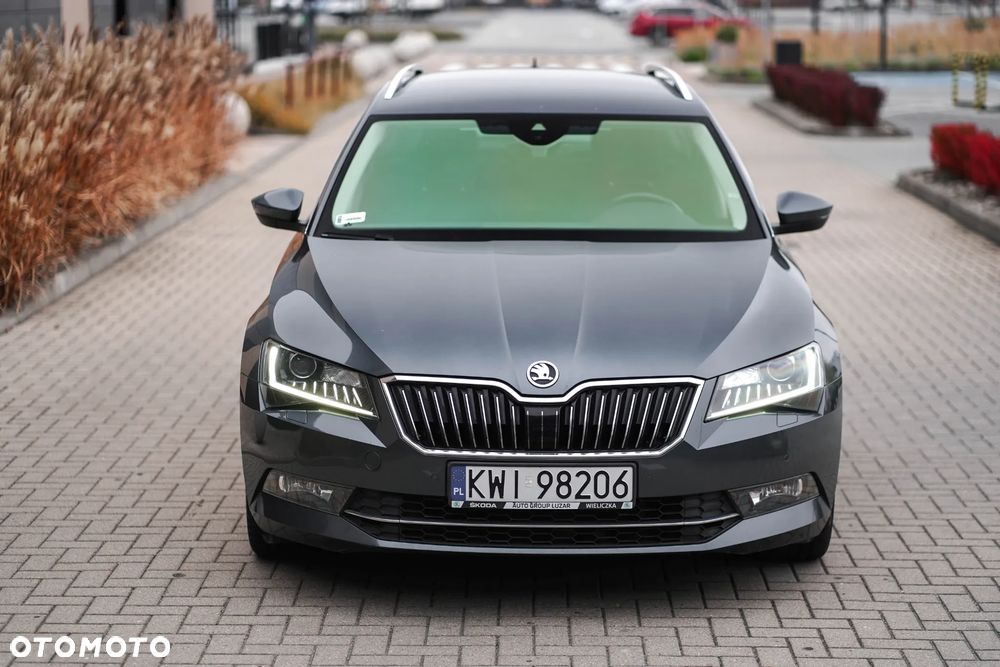 Skoda Superb 2.0 TDI SCR Style DSG - 2