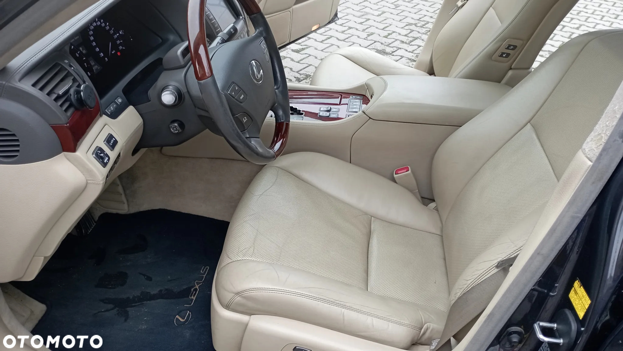 Lexus LS - 17