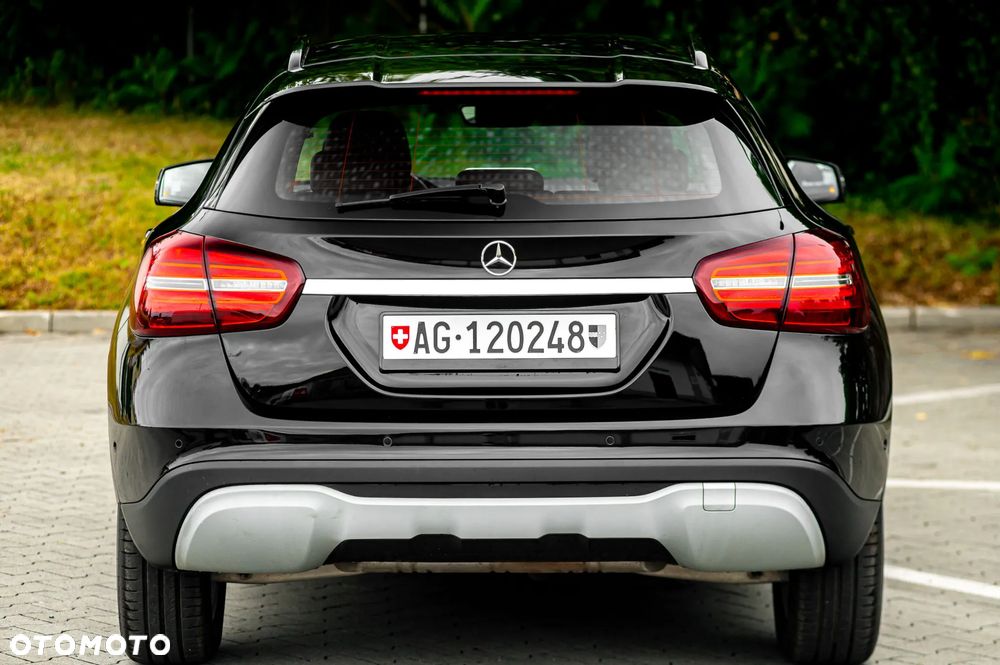 Mercedes-Benz GLA 250 4Matic 7G-DCT Activity Edition - 18