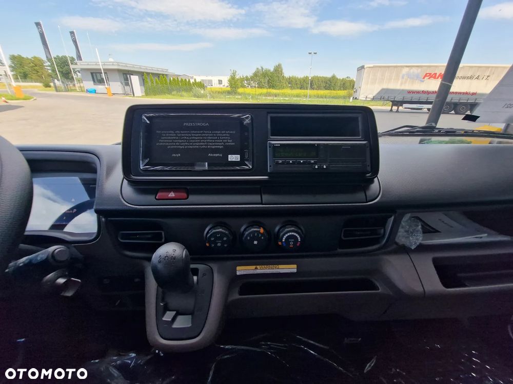 FUSO Canter 9C18 4x2 AMT - 16