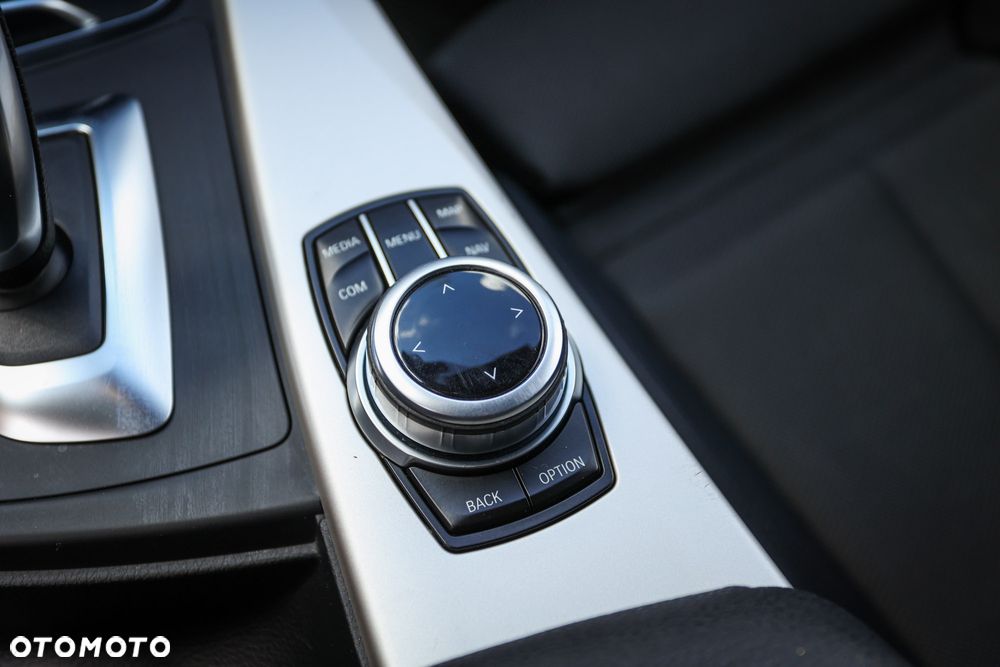 BMW Seria 3 318d Edition Luxury Line Purity - 36