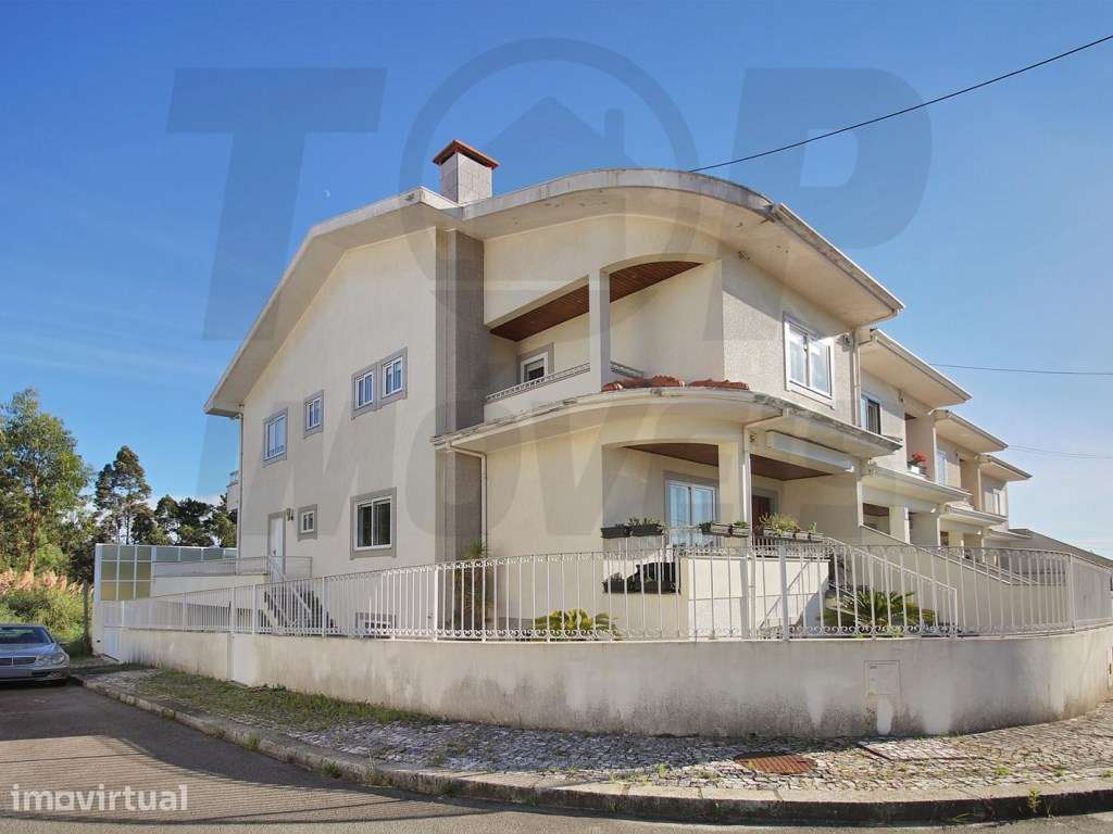 Moradia V3 + 2 - Santa Maria da Feira - 445.000€ - Grande imagem: 3/30