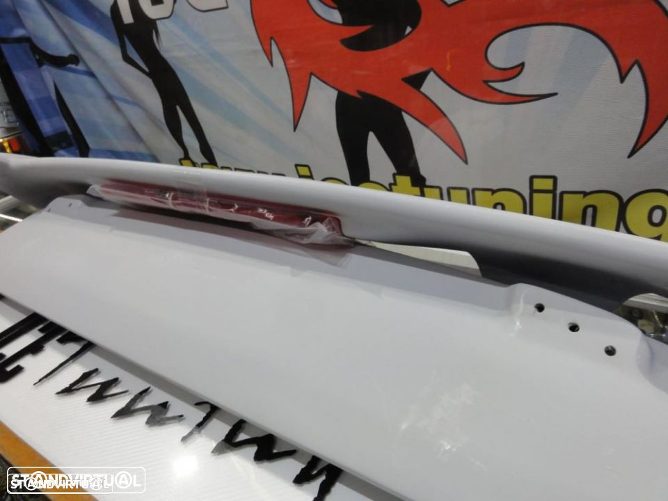 Aileron / lip / spoiler traseiro para Honda Civic EK 96-01 3 portas type r look com espaço para a 3ª luz de stop - 18