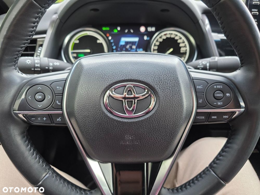 Toyota Camry 2.5 Hybrid Executive CVT - 10