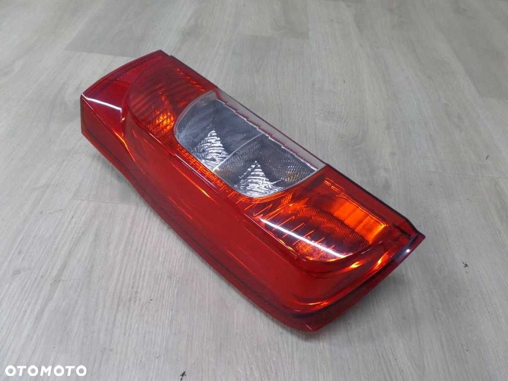 FIAT FIORINO NEMO QUBO LAMPA TYL PRAWA 1358249080 KLAPA KOMBI  07-16 - 3