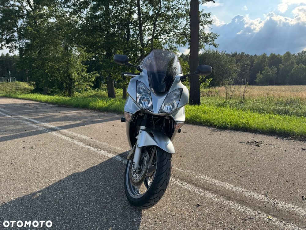 Honda VFR - 2